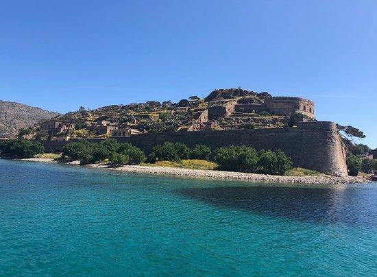 Ολούς